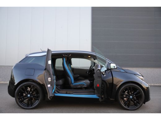 BMW i3 Executive 120Ah 42 kWh"For The Oceans"/Schuifdak/Carplay/W-pomp/3-Fase/20"Jet-black ActivLease financial lease