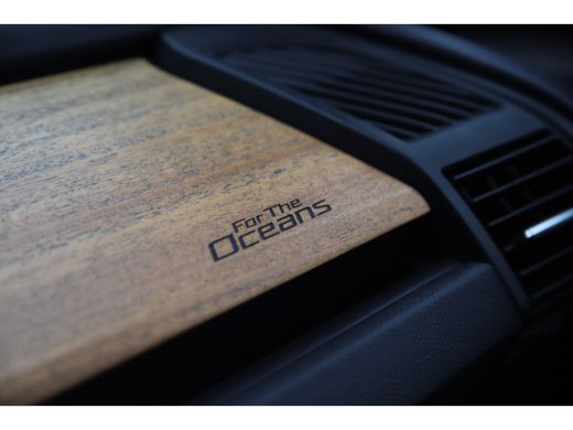 BMW i3 Executive 120Ah 42 kWh"For The Oceans"/Schuifdak/Carplay/W-pomp/3-Fase/20"Jet-black ActivLease financial lease