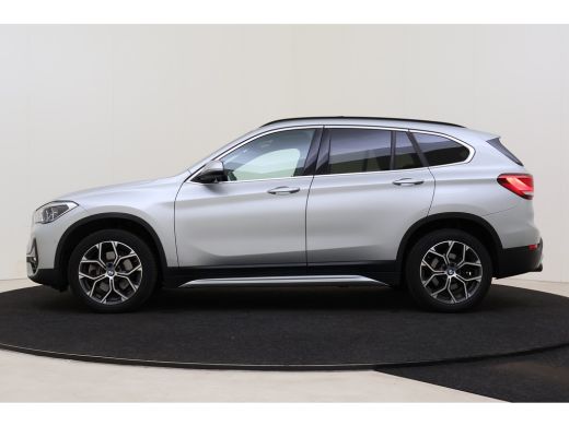 BMW X1 sDrive20i High Executive xLine Automaat / Trekhaak / Sportstoelen / Achteruitrijcamera / Comfort ... ActivLease financial lease