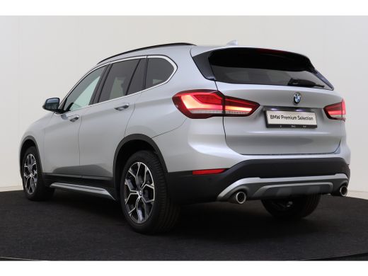 BMW X1 sDrive20i High Executive xLine Automaat / Trekhaak / Sportstoelen / Achteruitrijcamera / Comfort ... ActivLease financial lease