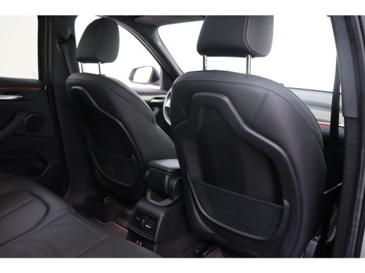 BMW X1 sDrive20i High Executive xLine Automaat / Trekhaak / Sportstoelen / Achteruitrijcamera / Comfort ... ActivLease financial lease