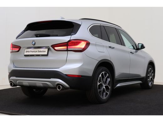 BMW X1 sDrive20i High Executive xLine Automaat / Trekhaak / Sportstoelen / Achteruitrijcamera / Comfort ... ActivLease financial lease