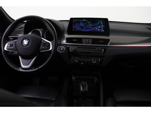 BMW X1 sDrive20i High Executive xLine Automaat / Trekhaak / Sportstoelen / Achteruitrijcamera / Comfort ... ActivLease financial lease