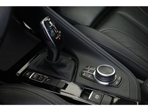 BMW X1 sDrive20i High Executive xLine Automaat / Trekhaak / Sportstoelen / Achteruitrijcamera / Comfort ... ActivLease financial lease