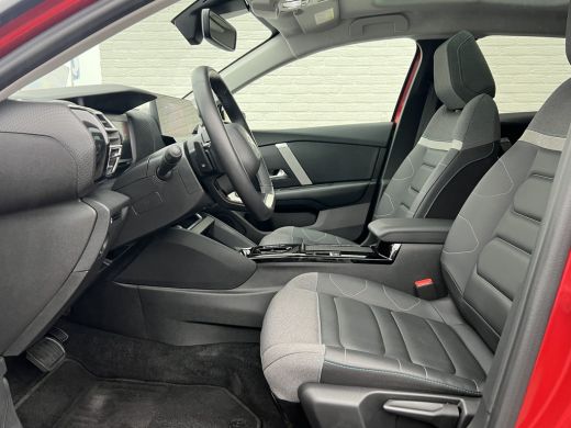 Citroën C4 1.2 Puretech Shine | Pano | Winter Pack | Camera | ACC ActivLease financial lease