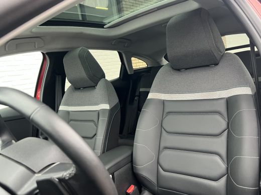 Citroën C4 1.2 Puretech Shine | Pano | Winter Pack | Camera | ACC ActivLease financial lease