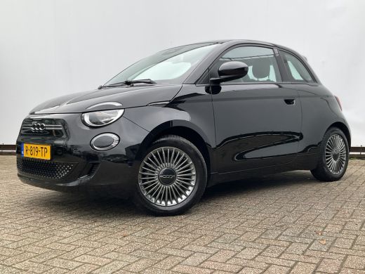 Fiat 500 Icon 42 kWh SOH 93% Carplay Cruise Clima Led Digitaal NL-Auto Voll.Onderhouden! ActivLease financial lease