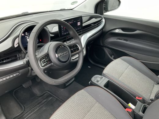 Fiat 500 Icon 42 kWh SOH 93% Carplay Cruise Clima Led Digitaal NL-Auto Voll.Onderhouden! ActivLease financial lease