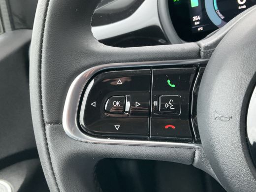 Fiat 500 Icon 42 kWh SOH 93% Carplay Cruise Clima Led Digitaal NL-Auto Voll.Onderhouden! ActivLease financial lease