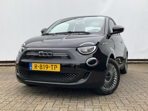 Fiat 500 Icon 42 kWh SOH 93% Carplay Cruise Clima Led Digitaal NL-Auto Voll.Onderhouden! ActivLease financial lease