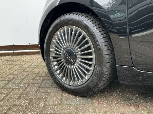 Fiat 500 Icon 42 kWh SOH 93% Carplay Cruise Clima Led Digitaal NL-Auto Voll.Onderhouden! ActivLease financial lease