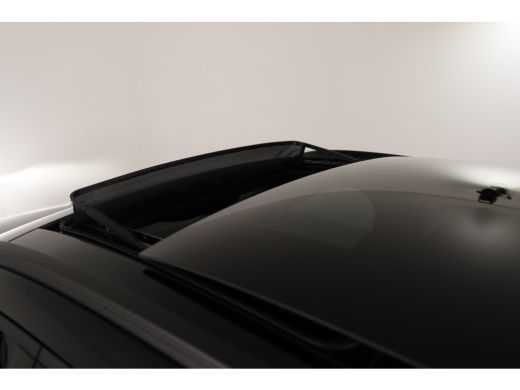 Ford Kuga Plug-In Hybrid ST-Line | Trekhaak Elektrisch Wegklapbaar | Elektrisch Panoramadak | Winter Pack | ActivLease financial lease