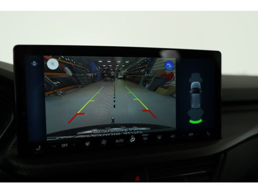 Ford Kuga Plug-In Hybrid ST-Line | Trekhaak Elektrisch Wegklapbaar | Elektrisch Panoramadak | Winter Pack | ActivLease financial lease