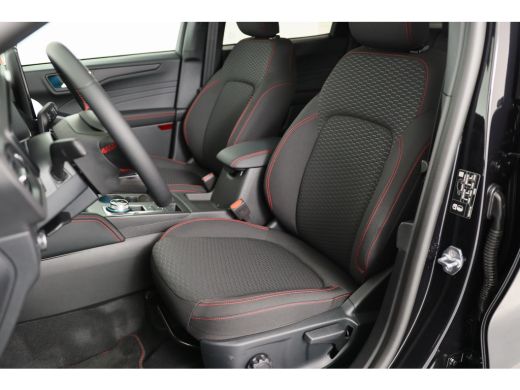 Ford Kuga Plug-In Hybrid ST-Line | Trekhaak Elektrisch Wegklapbaar | Elektrisch Panoramadak | Winter Pack | ActivLease financial lease