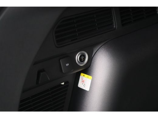 Ford Kuga Plug-In Hybrid ST-Line | Trekhaak Elektrisch Wegklapbaar | Elektrisch Panoramadak | Winter Pack |... ActivLease financial lease