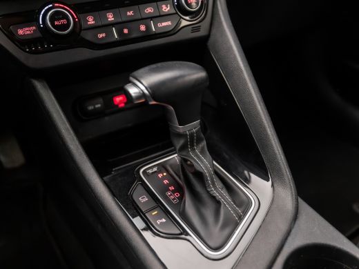 Kia Niro 1.6 GDi Hybrid DynamicLine Automaat (APPLE CARPLAY, GROOT NAVI, CAMERA, LEDER, SPORTSTOELEN, ADAP... ActivLease financial lease