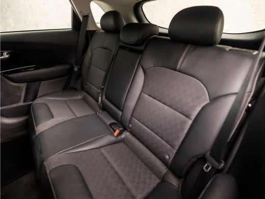 Kia Niro 1.6 GDi Hybrid DynamicLine Automaat (APPLE CARPLAY, GROOT NAVI, CAMERA, LEDER, SPORTSTOELEN, ADAP... ActivLease financial lease