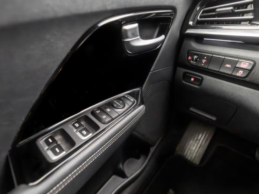 Kia Niro 1.6 GDi Hybrid DynamicLine Automaat (APPLE CARPLAY, GROOT NAVI, CAMERA, LEDER, SPORTSTOELEN, ADAP... ActivLease financial lease