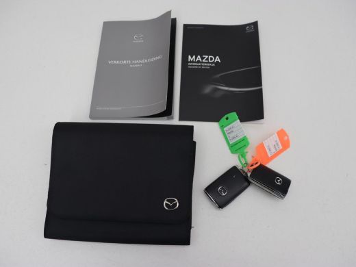 Mazda 3 2.0 e-SkyActiv-G Sportive | Head-Up | Stoelverwarming | Adaptive cruise | Camera | Carplay | Stuu... ActivLease financial lease