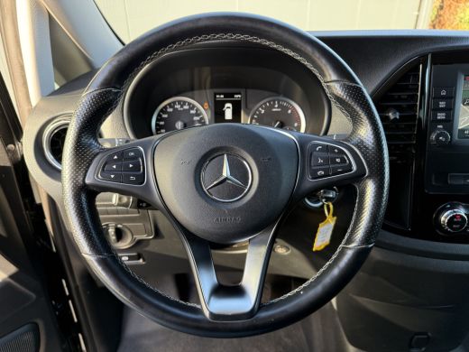 Mercedes-Benz Vito 114 CDI AUT / DUBBELE CABINE / L2H1 / 1e EIG. / ECC / CRUISE / CAMERA / LED / TREKHAAK / ACHTERKLEP ActivLease financial lease