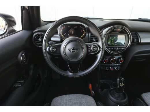 Mini Cooper Cooper Automaat / Pepper / Comfort Access / LED / Navigatiesysteem / Airconditioning / Cruise Con... ActivLease financial lease