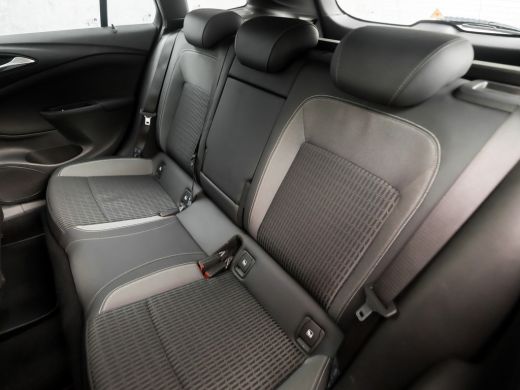 Opel Astra Sports Tourer 1.2 Elegance Sport (APPLE CARPLAY, GROOT NAVI, MATRIX LED KOPLAMPEN, KEYLESS, CAMER... ActivLease financial lease