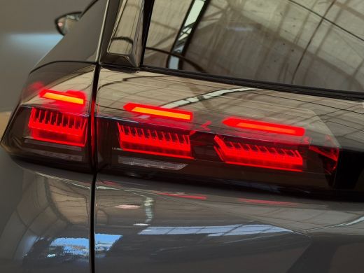 Peugeot 2008 1.2 Hybrid 145 GT Elek. Voorstoel | Voorstoelen Verwarmd | Massage | Camera | LED | Digitaal Dash... ActivLease financial lease