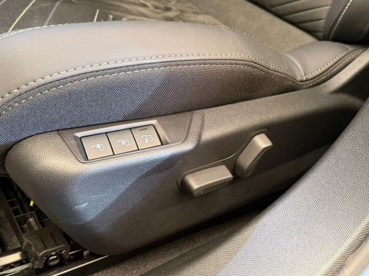 Peugeot 2008 1.2 Hybrid 145 GT Elek. Voorstoel | Voorstoelen Verwarmd | Massage | Camera | LED | Digitaal Dash... ActivLease financial lease