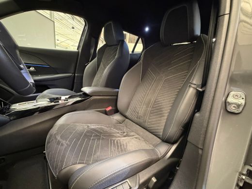 Peugeot 2008 1.2 Hybrid 145 GT Elek. Voorstoel | Voorstoelen Verwarmd | Massage | Camera | LED | Digitaal Dash... ActivLease financial lease