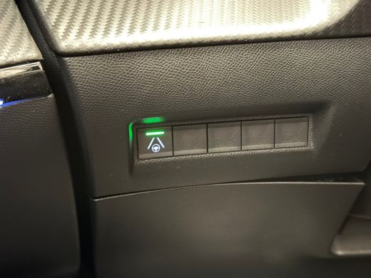 Peugeot 2008 1.2 Hybrid 145 GT Elek. Voorstoel | Voorstoelen Verwarmd | Massage | Camera | LED | Digitaal Dash... ActivLease financial lease