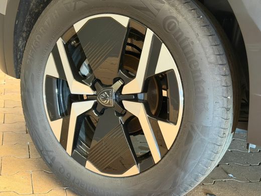 Peugeot 2008 1.2 Hybrid 145 GT Elek. Voorstoel | Voorstoelen Verwarmd | Massage | Camera | LED | Digitaal Dash... ActivLease financial lease