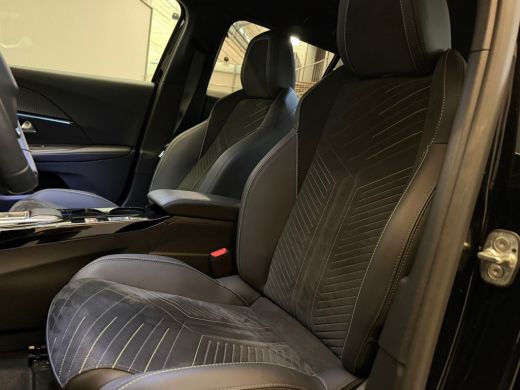 Peugeot 2008 1.2 Hybrid 145 GT Elek. Voorstoel | Voorstoelen Verwarmd | Massage | Camera | LED | Digitaal Dash... ActivLease financial lease