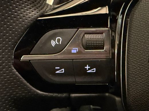 Peugeot 2008 1.2 Hybrid 145 GT Elek. Voorstoel | Voorstoelen Verwarmd | Massage | Camera | LED | Digitaal Dash... ActivLease financial lease