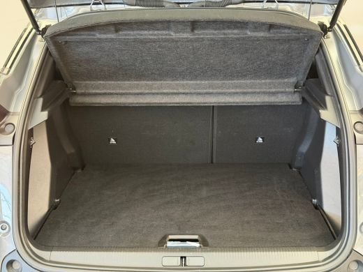 Peugeot 2008 1.2 Hybrid 145 GT Elek. Voorstoel | Voorstoelen Verwarmd | Massage | Camera | LED | Digitaal Dash... ActivLease financial lease