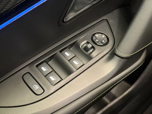 Peugeot 2008 1.2 Hybrid 145 GT Elek. Voorstoel | Voorstoelen Verwarmd | Massage | Camera | LED | Digitaal Dash... ActivLease financial lease