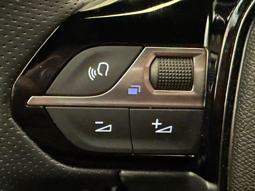 Peugeot 2008 1.2 Hybrid 145 GT Elek. Voorstoel | Voorstoelen Verwarmd | Massage | Camera | LED | Digitaal Dash... ActivLease financial lease