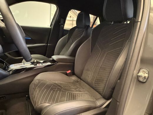 Peugeot 2008 1.2 Hybrid 145 GT Elek. Voorstoel | Voorstoelen Verwarmd | Massage | Camera | LED | Digitaal Dash... ActivLease financial lease