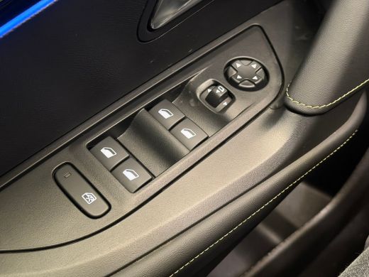 Peugeot 2008 1.2 Hybrid 145 GT Elek. Voorstoel | Voorstoelen Verwarmd | Massage | Camera | LED | Digitaal Dash... ActivLease financial lease