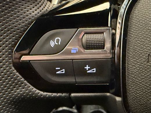 Peugeot 2008 1.2 Hybrid 145 GT Elek. Voorstoel | Voorstoelen Verwarmd | Massage | Camera | LED | Digitaal Dash... ActivLease financial lease