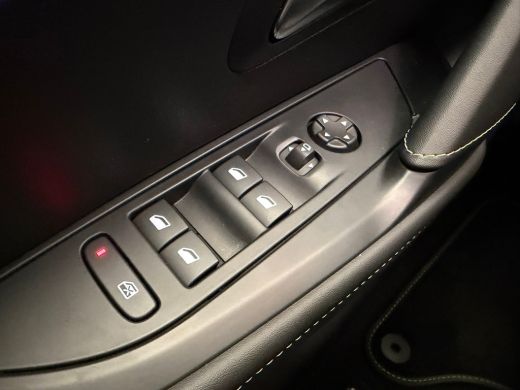 Peugeot 208 Hybrid 100 e-DCS6 GT Climate | Cruise | Pano | Apple Carplay/Android Auto | ActivLease financial lease