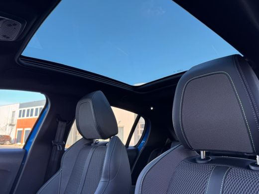 Peugeot 208 Hybrid 100PK e-DCS6 GT Automaat | Panoramadak | Camera | Sfeerverlichting | Draadloze Apple Carpl... ActivLease financial lease