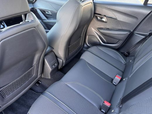 Peugeot 208 Hybrid 100PK e-DCS6 GT Automaat | Panoramadak | Camera | Sfeerverlichting | Draadloze Apple Carpl... ActivLease financial lease