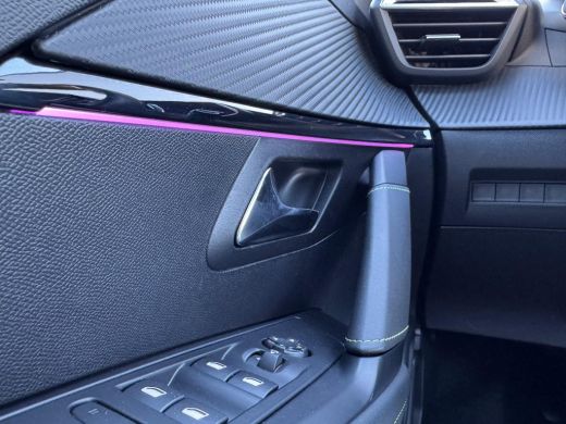 Peugeot 208 Hybrid 100PK e-DCS6 GT Automaat | Panoramadak | Camera | Sfeerverlichting | Draadloze Apple Carpl... ActivLease financial lease