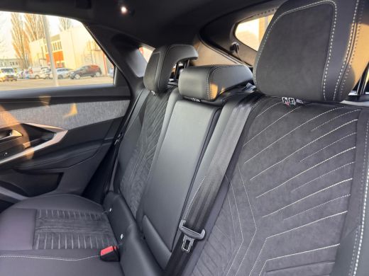 Peugeot 3008 1.2 Hybrid 145 PK GT | Alcantara Interieur | Stoelverwarming Voor + Achter | Massagestoelen | Foc... ActivLease financial lease