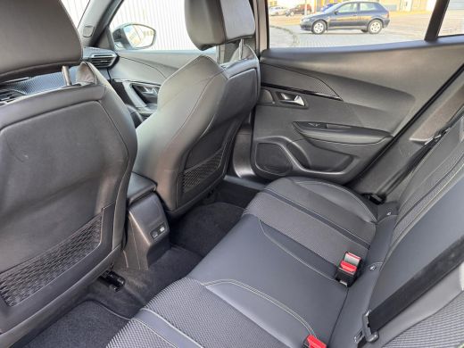 Peugeot e-2008 EV GT 54 kWh 156PK | Sfeerverlichting | Navigatie | Apple Carplay / Android Auto | Camera | Keyle... ActivLease financial lease