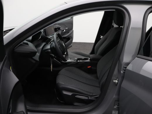 Peugeot e-208 EV Allure Avantage 51 kWh | 11 kW lader | Achterbank in delen neerklapbaar | Achterruitverwarming ActivLease financial lease
