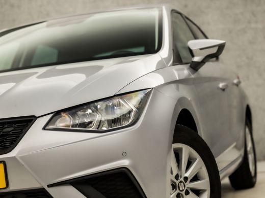 Seat Ibiza 1.0 TSI Sport (APPLE CARPLAY, GROOT NAVI, CLIMATE, CAMERA, SPORTSTOELEN, GETINT GLAS, PARKEERSENS... ActivLease financial lease