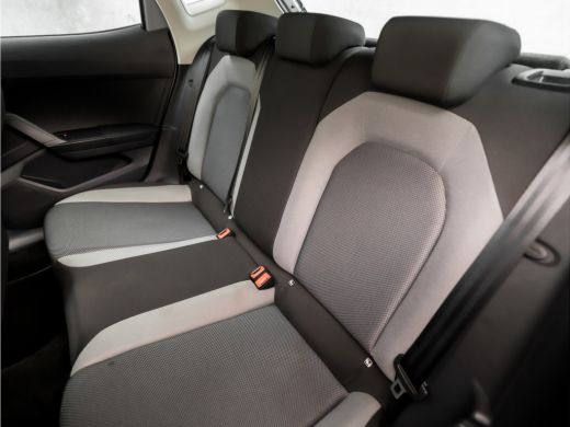 Seat Ibiza 1.0 TSI Sport (APPLE CARPLAY, GROOT NAVI, CLIMATE, CAMERA, SPORTSTOELEN, GETINT GLAS, PARKEERSENS... ActivLease financial lease