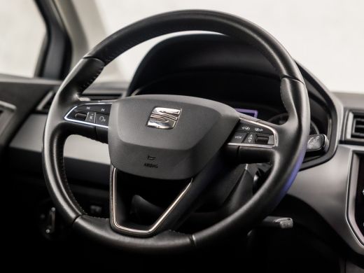 Seat Ibiza 1.0 TSI Sport (APPLE CARPLAY, GROOT NAVI, CLIMATE, CAMERA, SPORTSTOELEN, GETINT GLAS, PARKEERSENS... ActivLease financial lease