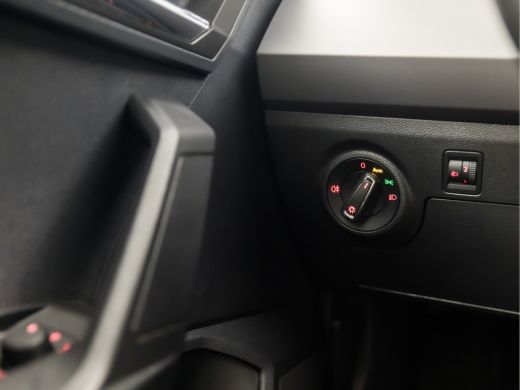 Seat Ibiza 1.0 TSI Sport (APPLE CARPLAY, GROOT NAVI, CLIMATE, CAMERA, SPORTSTOELEN, GETINT GLAS, PARKEERSENS... ActivLease financial lease